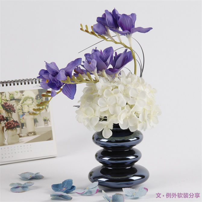 不會(huì)插花怎么了？這不是重點(diǎn)，反正這些花器插什么都美！-別墅設(shè)計(jì),軟裝設(shè)計(jì),室內(nèi)設(shè)計(jì),豪宅設(shè)計(jì),深圳例外軟裝設(shè)計(jì)公司